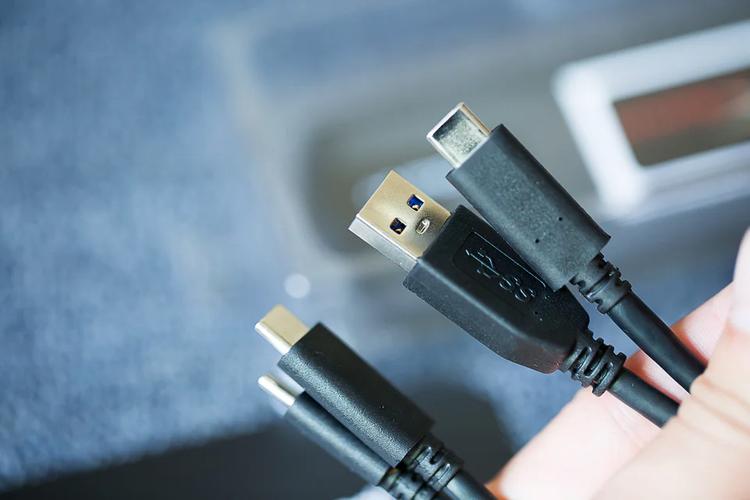 正面有产品图片依旧读写速度一类的信息